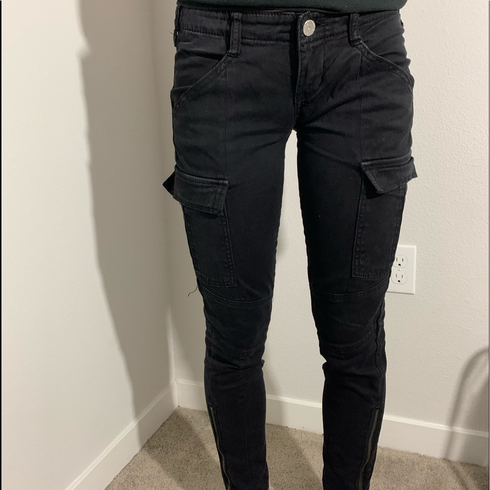 black jeans with pockets